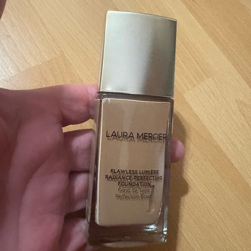 Laura Mercier Flawless Lumière Radiance-Perfecting Foundation In 3N1 BUFF New.